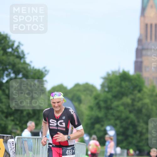 22.06.2025 - Viking Triathlon H.Heesch http://msf.ph/oto/8093589 22.06.2025 17:09:14 Laufen 493 meine-sportfotos.de