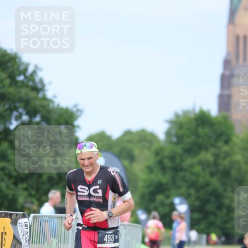 22.06.2025 - Viking Triathlon H.Heesch http://msf.ph/oto/8093595 22.06.2025 17:09:14 Laufen 493 meine-sportfotos.de
