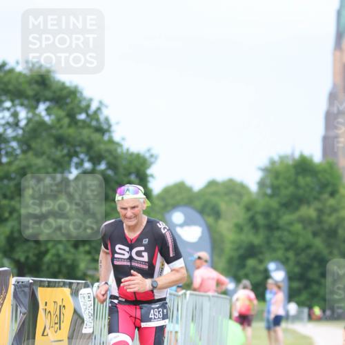 22.06.2025 - Viking Triathlon H.Heesch http://msf.ph/oto/8093622 22.06.2025 17:09:15 Laufen 493 meine-sportfotos.de
