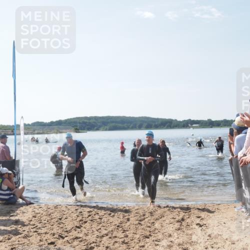 22.06.2025 - Viking Triathlon MichiJ http://msf.ph/oto/8093642 22.06.2025 10:39:48 Schwimmen 25, 29, 86, 244, 283, 423, 437, 518 meine-sportfotos.de