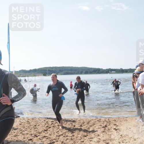 22.06.2025 - Viking Triathlon MichiJ http://msf.ph/oto/8093726 22.06.2025 10:39:50 Schwimmen 25, 29, 86, 244, 283, 423, 437, 518 meine-sportfotos.de