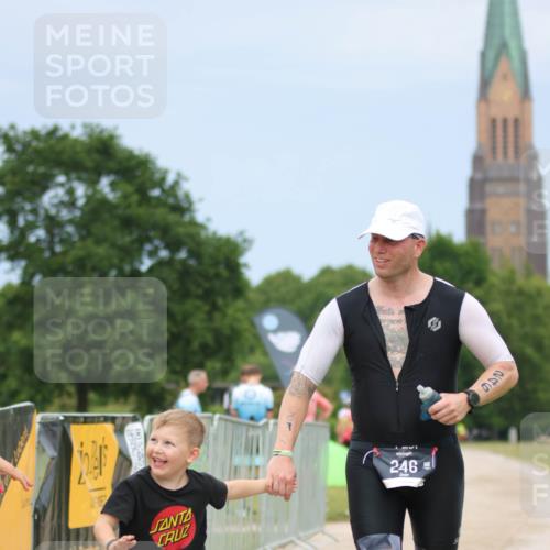 22.06.2025 - Viking Triathlon H.Heesch http://msf.ph/oto/8093763 22.06.2025 17:09:23 Laufen 246, 493 meine-sportfotos.de
