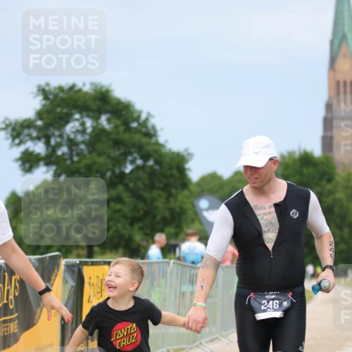 22.06.2025 - Viking Triathlon H.Heesch http://msf.ph/oto/8093793 22.06.2025 17:09:24 Laufen 246 meine-sportfotos.de