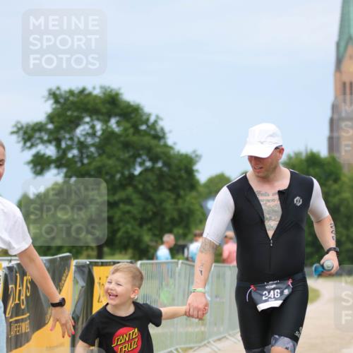 22.06.2025 - Viking Triathlon H.Heesch http://msf.ph/oto/8093805 22.06.2025 17:09:24 Laufen 246 meine-sportfotos.de