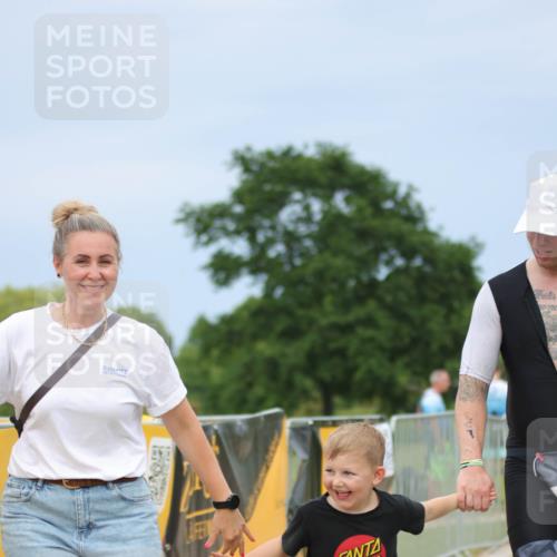 22.06.2025 - Viking Triathlon H.Heesch http://msf.ph/oto/8093839 22.06.2025 17:09:24 Laufen 246 meine-sportfotos.de