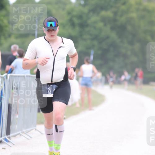 22.06.2025 - Viking Triathlon H.Heesch http://msf.ph/oto/8093843 22.06.2025 15:19:17 Laufen 21, 358, 387 meine-sportfotos.de