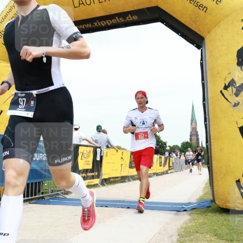 22.06.2025 - Viking Triathlon H.Heesch http://msf.ph/oto/8094014 22.06.2025 14:00:28 Laufen 97, 657 meine-sportfotos.de