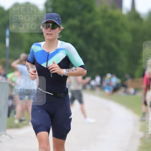 22.06.2025 - Viking Triathlon H.Heesch http://msf.ph/oto/8094068 22.06.2025 15:20:12 Laufen 123, 171 meine-sportfotos.de