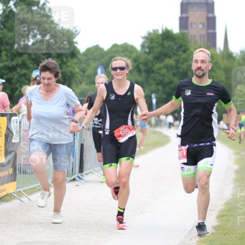 22.06.2025 - Viking Triathlon H.Heesch http://msf.ph/oto/8094207 22.06.2025 15:21:20 Laufen 606, 619 meine-sportfotos.de