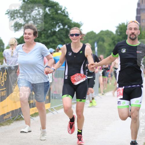 22.06.2025 - Viking Triathlon H.Heesch http://msf.ph/oto/8094217 22.06.2025 15:21:21 Laufen 606, 619 meine-sportfotos.de