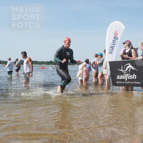 22.06.2025 - Viking Triathlon KatJ http://msf.ph/oto/8094296 22.06.2025 10:29:35 Schwimmen 6, 243, 612 meine-sportfotos.de