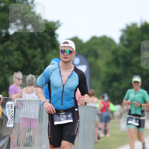 22.06.2025 - Viking Triathlon H.Heesch http://msf.ph/oto/8094304 22.06.2025 15:22:03 Laufen 65, 121 meine-sportfotos.de