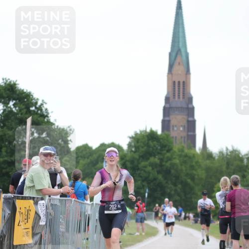 22.06.2025 - Viking Triathlon H.Heesch http://msf.ph/oto/8094335 22.06.2025 16:07:18 Laufen 202 meine-sportfotos.de