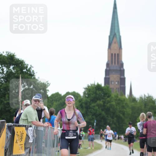 22.06.2025 - Viking Triathlon H.Heesch http://msf.ph/oto/8094359 22.06.2025 16:07:18 Laufen 202 meine-sportfotos.de