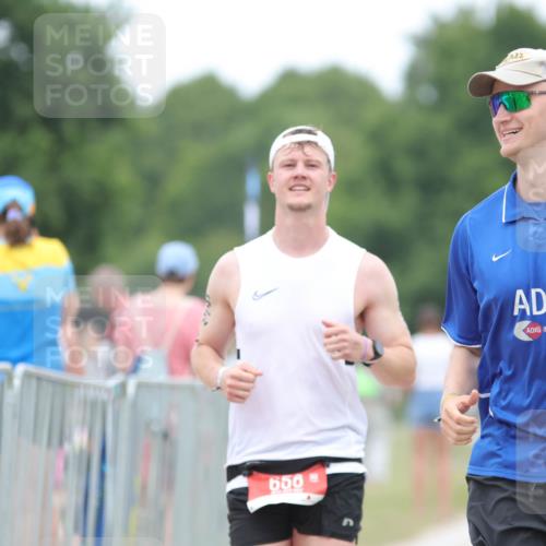 22.06.2025 - Viking Triathlon H.Heesch http://msf.ph/oto/8094376 22.06.2025 15:22:34 Laufen 658 meine-sportfotos.de