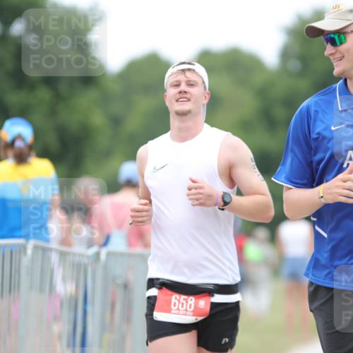 22.06.2025 - Viking Triathlon H.Heesch http://msf.ph/oto/8094386 22.06.2025 15:22:34 Laufen 658 meine-sportfotos.de