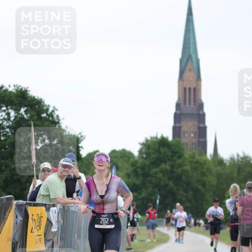 22.06.2025 - Viking Triathlon H.Heesch http://msf.ph/oto/8094396 22.06.2025 16:07:18 Laufen 202 meine-sportfotos.de