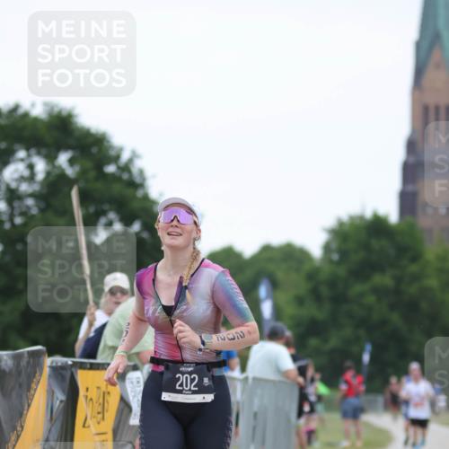 22.06.2025 - Viking Triathlon H.Heesch http://msf.ph/oto/8094432 22.06.2025 16:07:19 Laufen 202 meine-sportfotos.de