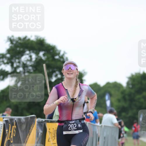 22.06.2025 - Viking Triathlon H.Heesch http://msf.ph/oto/8094457 22.06.2025 16:07:19 Laufen 202 meine-sportfotos.de