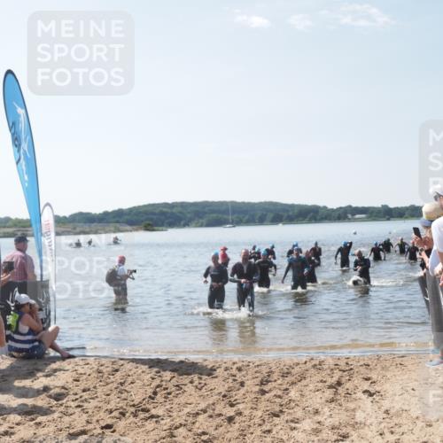 22.06.2025 - Viking Triathlon MichiJ http://msf.ph/oto/8094527 22.06.2025 10:40:21 Schwimmen 228, 254, 291, 375, 379, 385, 394, 487, 511, 517, 553 meine-sportfotos.de