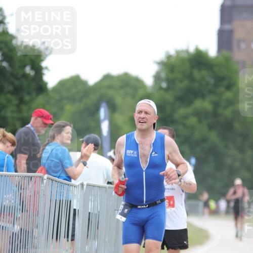 22.06.2025 - Viking Triathlon H.Heesch http://msf.ph/oto/8094614 22.06.2025 16:07:33 Laufen 109, 290, 656 meine-sportfotos.de