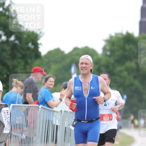 22.06.2025 - Viking Triathlon H.Heesch http://msf.ph/oto/8094636 22.06.2025 16:07:33 Laufen 109, 290, 656 meine-sportfotos.de