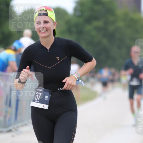 22.06.2025 - Viking Triathlon H.Heesch http://msf.ph/oto/8094652 22.06.2025 15:24:05 Laufen 37, 185, 495 meine-sportfotos.de