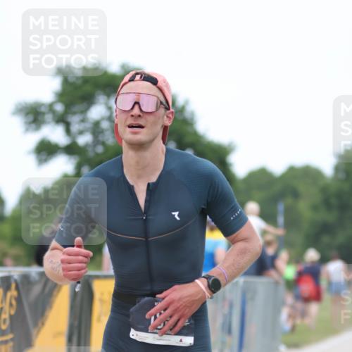 22.06.2025 - Viking Triathlon H.Heesch http://msf.ph/oto/8094684 22.06.2025 15:24:11 Laufen 185 meine-sportfotos.de