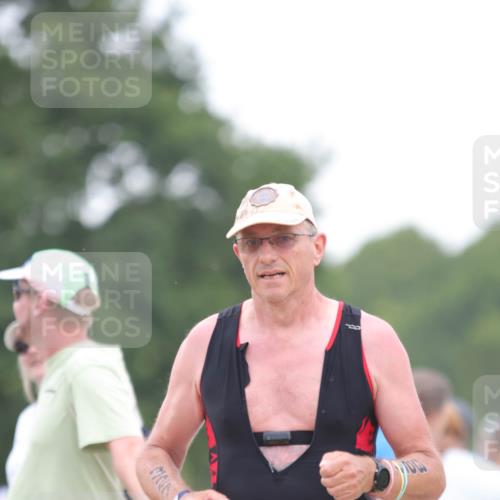 22.06.2025 - Viking Triathlon H.Heesch http://msf.ph/oto/8094698 22.06.2025 16:07:52 Laufen 327 meine-sportfotos.de
