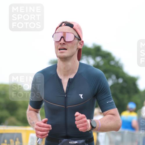 22.06.2025 - Viking Triathlon H.Heesch http://msf.ph/oto/8094701 22.06.2025 15:24:12 Laufen 185 meine-sportfotos.de