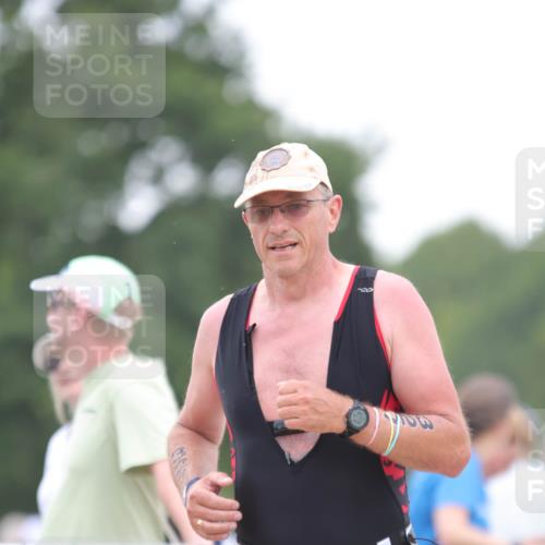 22.06.2025 - Viking Triathlon H.Heesch http://msf.ph/oto/8094708 22.06.2025 16:07:52 Laufen 327 meine-sportfotos.de