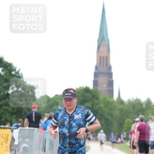22.06.2025 - Viking Triathlon H.Heesch http://msf.ph/oto/8094718 22.06.2025 16:08:22 Laufen 466 meine-sportfotos.de