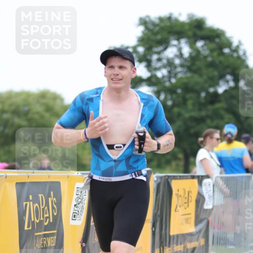 22.06.2025 - Viking Triathlon H.Heesch http://msf.ph/oto/8094739 22.06.2025 15:24:21 Laufen 298, 607 meine-sportfotos.de