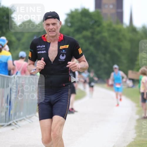 22.06.2025 - Viking Triathlon H.Heesch http://msf.ph/oto/8094868 22.06.2025 15:24:47 Laufen 60, 102, 268 meine-sportfotos.de