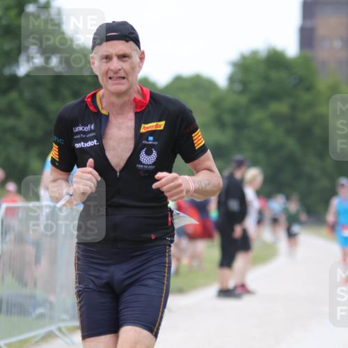 22.06.2025 - Viking Triathlon H.Heesch http://msf.ph/oto/8094885 22.06.2025 15:24:48 Laufen 102, 268 meine-sportfotos.de