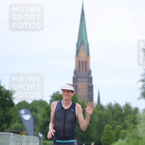 22.06.2025 - Viking Triathlon H.Heesch http://msf.ph/oto/8094906 22.06.2025 17:23:26 Laufen 346 meine-sportfotos.de