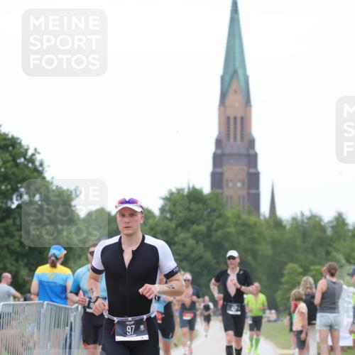 22.06.2025 - Viking Triathlon H.Heesch http://msf.ph/oto/8094933 22.06.2025 15:25:20 Laufen 97, 427, 467, 605, 625 meine-sportfotos.de