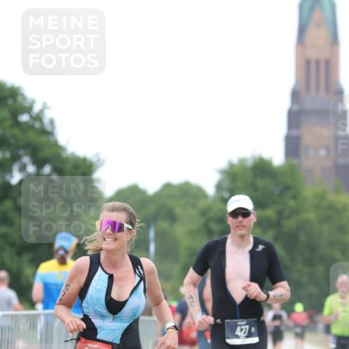 22.06.2025 - Viking Triathlon H.Heesch http://msf.ph/oto/8094944 22.06.2025 15:25:23 Laufen 97, 427, 467, 605, 625 meine-sportfotos.de