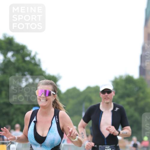 22.06.2025 - Viking Triathlon H.Heesch http://msf.ph/oto/8094969 22.06.2025 15:25:24 Laufen 97, 263, 427, 467, 605, 625 meine-sportfotos.de