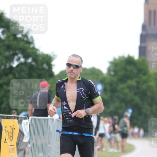 22.06.2025 - Viking Triathlon H.Heesch http://msf.ph/oto/8095045 22.06.2025 16:09:04 Laufen 523 meine-sportfotos.de