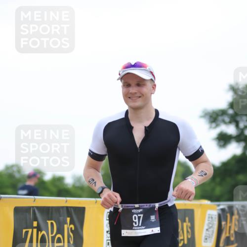 22.06.2025 - Viking Triathlon H.Heesch http://msf.ph/oto/8095178 22.06.2025 16:09:43 Laufen 97 meine-sportfotos.de