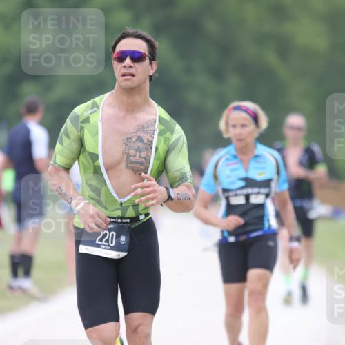 22.06.2025 - Viking Triathlon H.Heesch http://msf.ph/oto/8095205 22.06.2025 15:26:29 Laufen 220, 234 meine-sportfotos.de