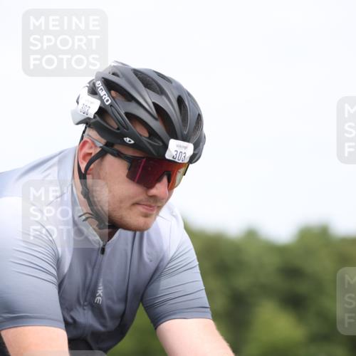 22.06.2025 - Viking Triathlon Yannick Fuchs http://msf.ph/oto/8095317 22.06.2025 14:14:03 Radfahren 303 meine-sportfotos.de
