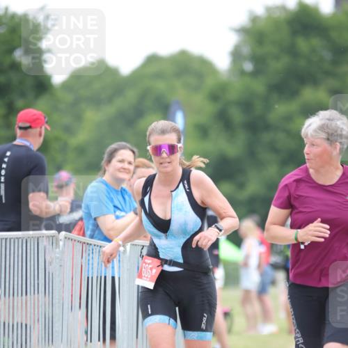 22.06.2025 - Viking Triathlon H.Heesch http://msf.ph/oto/8095331 22.06.2025 16:10:10 Laufen 396, 605 meine-sportfotos.de
