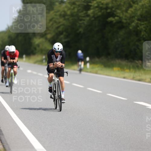 22.06.2025 - Viking Triathlon Yannick Fuchs http://msf.ph/oto/8095413 22.06.2025 11:57:58 Radfahren 5, 219, 271, 284, 294, 343, 429, 486 meine-sportfotos.de