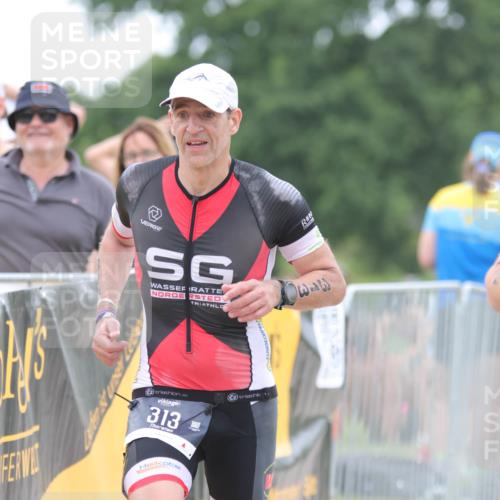 22.06.2025 - Viking Triathlon H.Heesch http://msf.ph/oto/8095421 22.06.2025 15:27:49 Laufen 61, 313, 489 meine-sportfotos.de