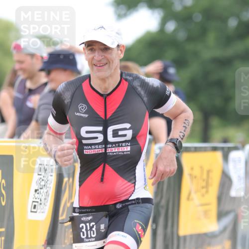 22.06.2025 - Viking Triathlon H.Heesch http://msf.ph/oto/8095431 22.06.2025 15:27:49 Laufen 61, 313, 489 meine-sportfotos.de