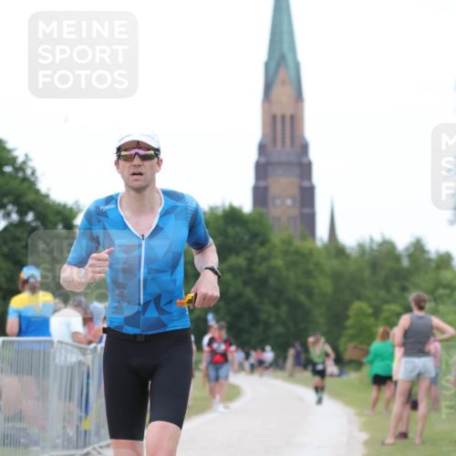22.06.2025 - Viking Triathlon H.Heesch http://msf.ph/oto/8095468 22.06.2025 15:28:14 Laufen 350 meine-sportfotos.de