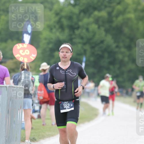 22.06.2025 - Viking Triathlon H.Heesch http://msf.ph/oto/8095679 22.06.2025 15:30:04 Laufen 552 meine-sportfotos.de