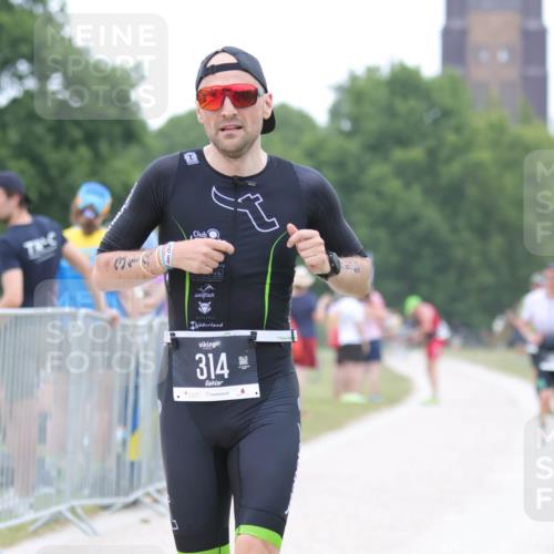 22.06.2025 - Viking Triathlon H.Heesch http://msf.ph/oto/8095690 22.06.2025 15:30:16 Laufen 314 meine-sportfotos.de